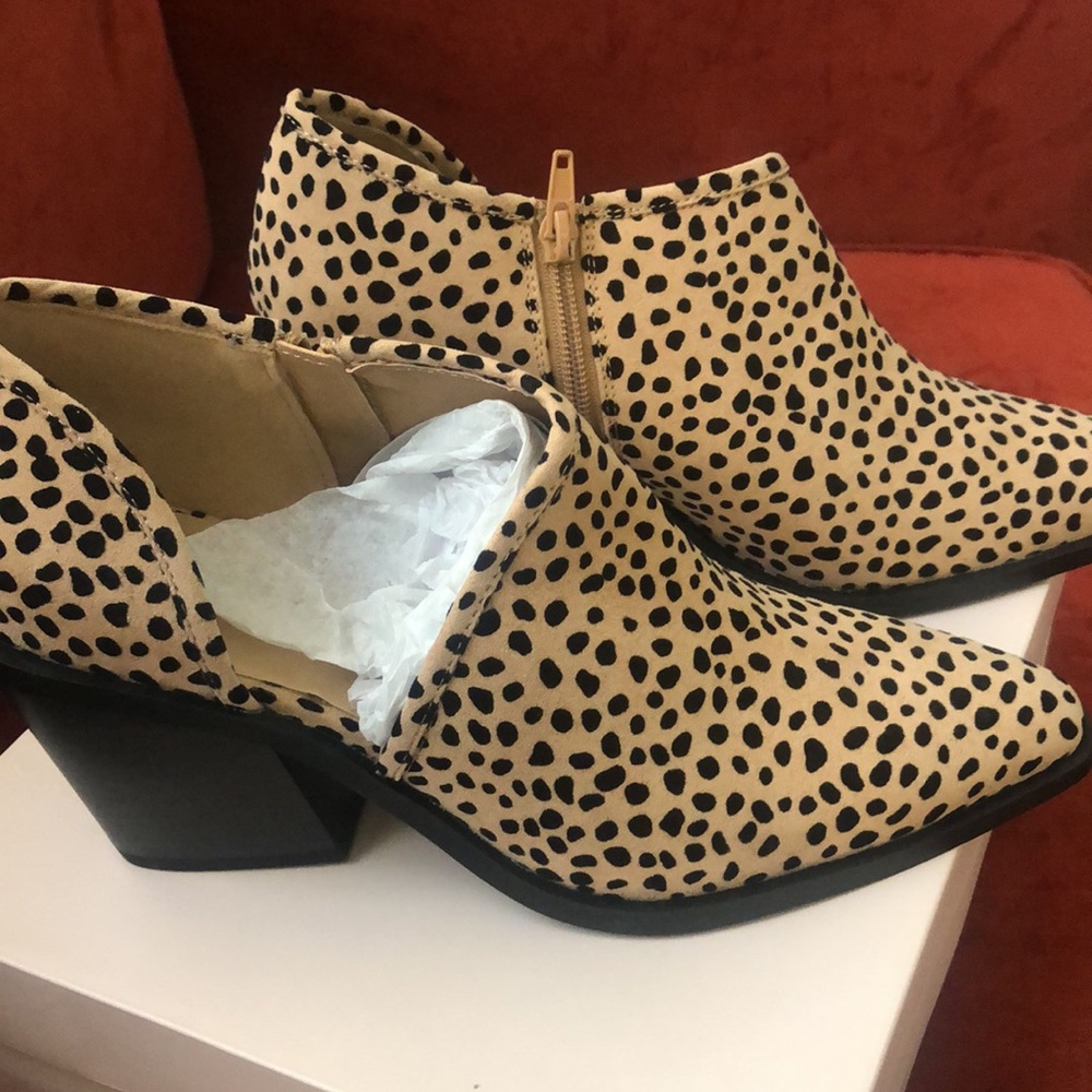 NIB Leopard Booties - Picture 2 of 4